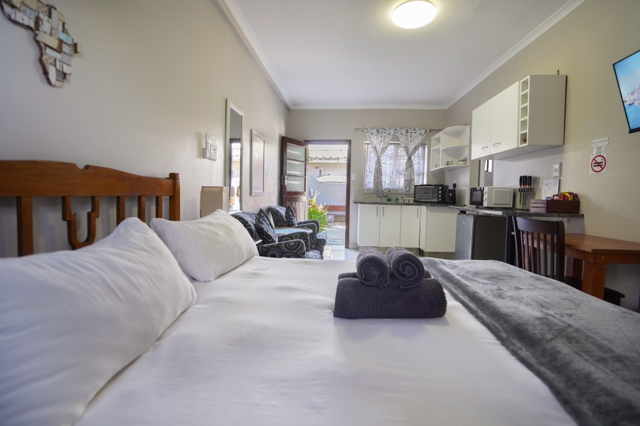 8 Bedroom Property for Sale in Melkbosstrand Central Western Cape